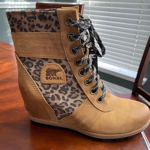Sorel Lexie Leopard Print Lace Up Wedge Boot Size 10